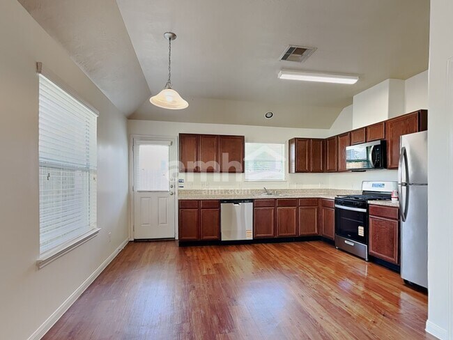 Foto del edificio - 6034 Brenwood Trails Ln