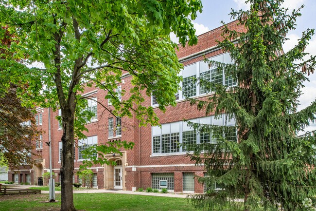Foto del edificio - Elementary School Apartments