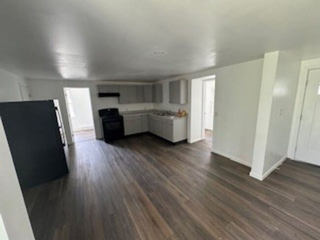 Building Photo - 1 bedroom 1 bathroom