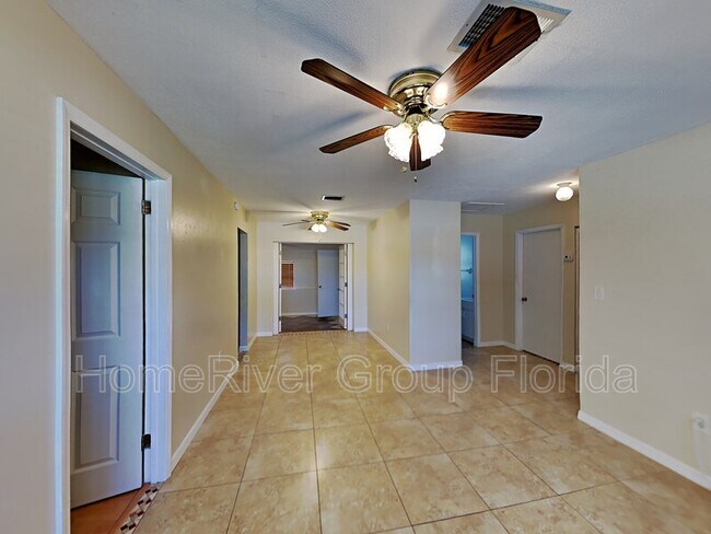 Building Photo - 2356 Shelby Dr