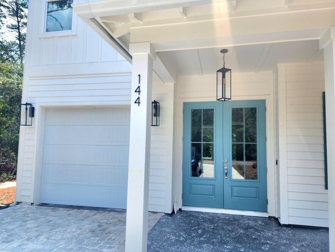 Foto principal - 144 Greenbriar Ln