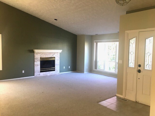 Formal Living Room with attached formal Dining Room - 2830 Foxhaven Dr SE
