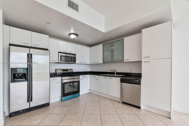 Foto del edificio - 1350 NW 8th Ct
