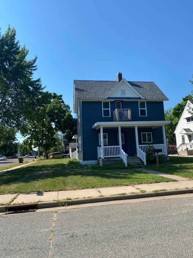 Foto principal - 1921 Emery St