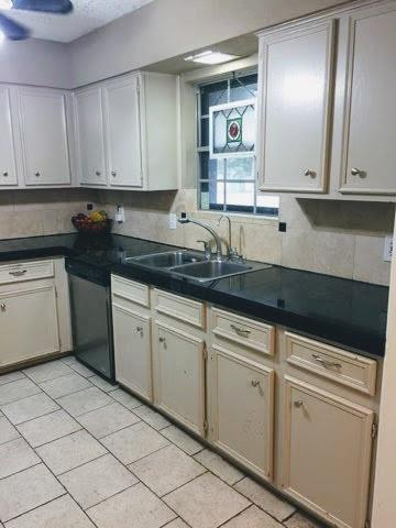 Foto del edificio - 9201 Quail Cove