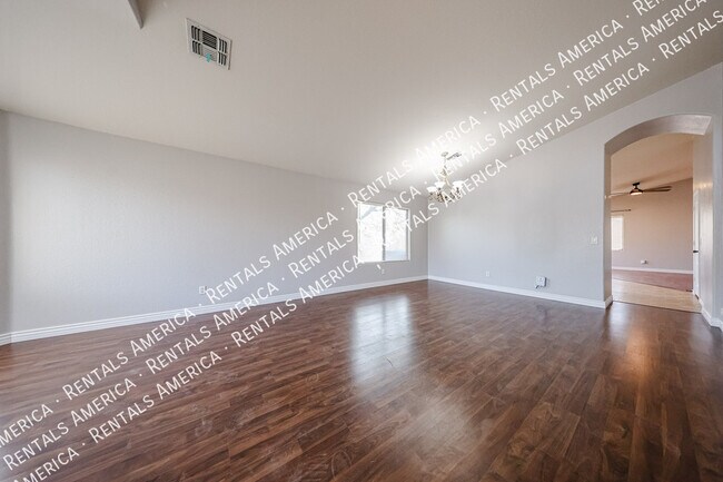 Building Photo - 51 W Hereford Dr