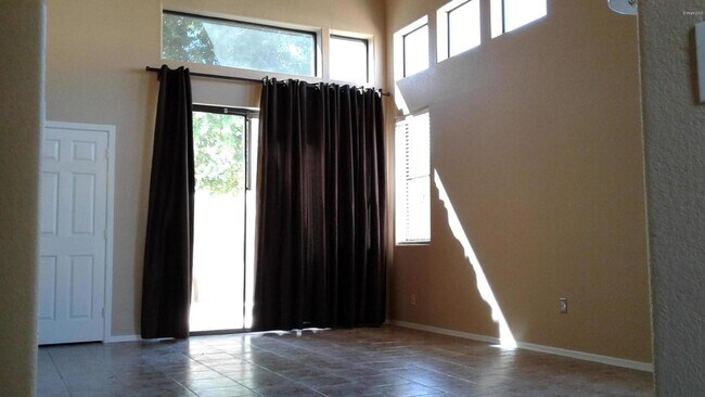 Foto del edificio - 6730 E Preston St