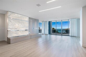Building Photo - 5959 Collins Ave