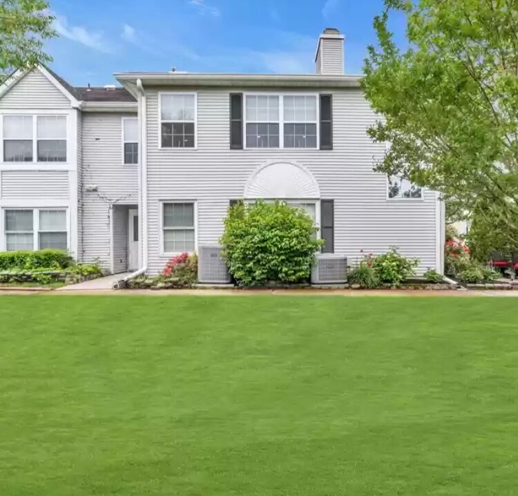 10 Racquet Rd Unit 10, Wall Township, NJ 07719 Condo for Rent in Wall