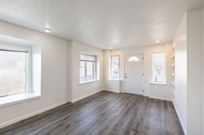 Foto del edificio - Newly Remodeled 3 Bed + Office, 1 Bath home in Rexburg