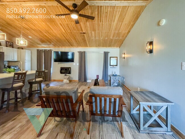 Building Photo - Spanish Cove 3BD/2BA - available furnished!