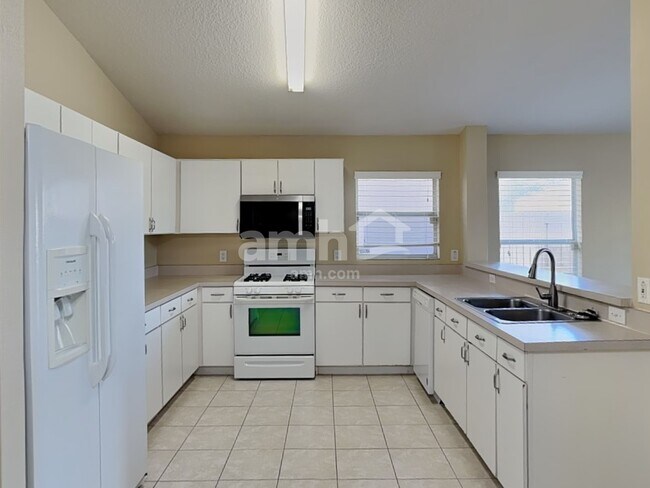 Foto del edificio - 6765 Waterton Dr