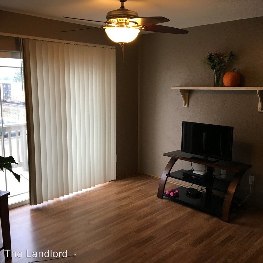 Primary Photo - 3 br, 2 bath Apartment - 22 Diane RD #E