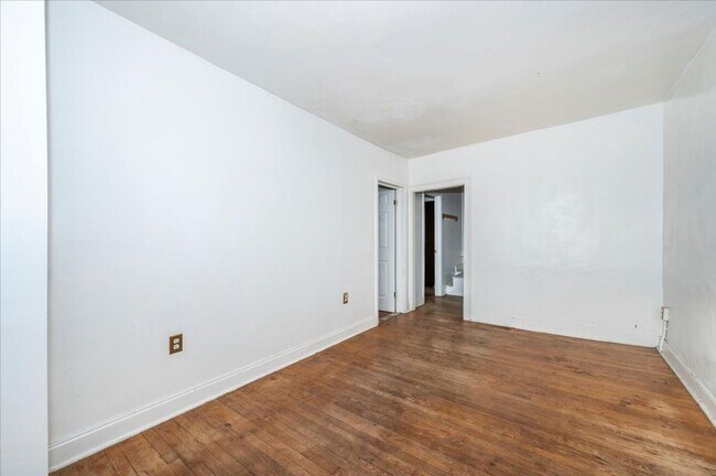 Foto del edificio - 124-2 East Ave