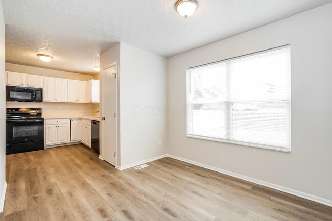 Building Photo - 1599 Covina Dr