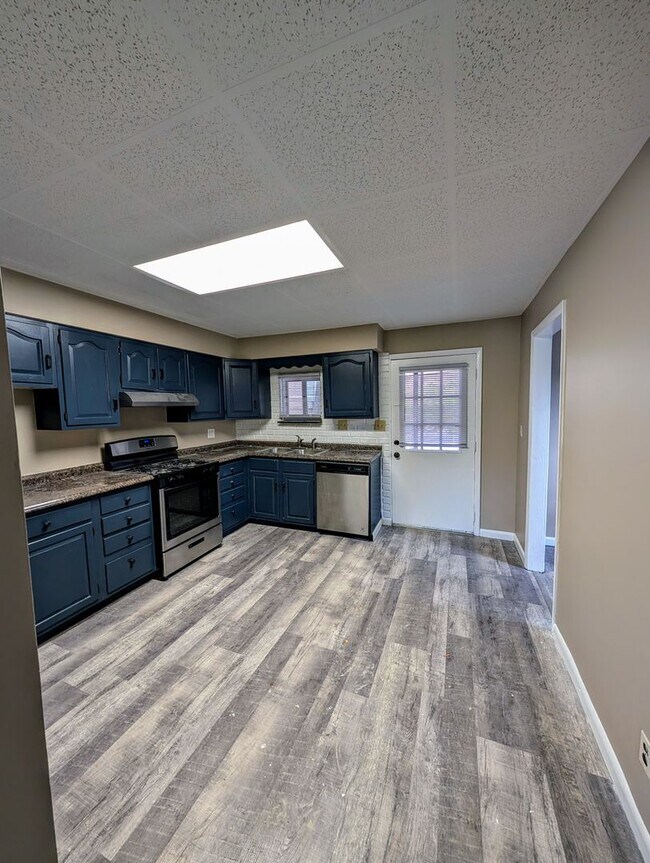 Foto del edificio - Beautiful Home with Central Air and Main Floor Laundry, Gateway School District