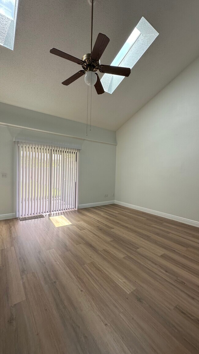 Foto del edificio - 2719 Hunt Club Ln