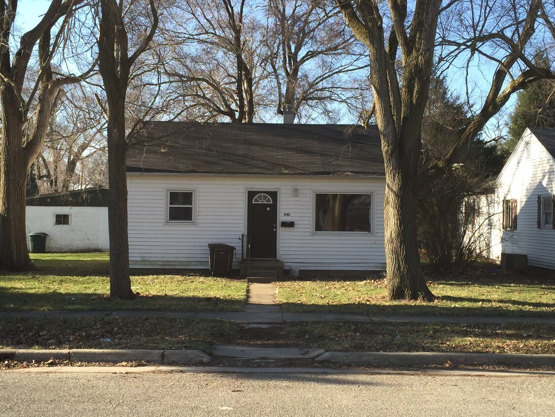 940 E Sangamon Ave, Rantoul, IL 61866 House Rental in Rantoul, IL