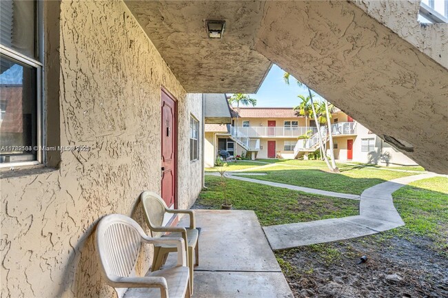 Building Photo - 4528 SW 54th St