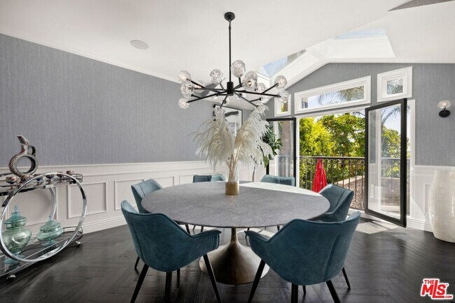 Foto del edificio - 1472 Kings Rd