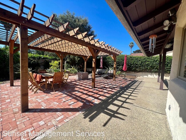 Building Photo - 3 br, 2.5 bath House - 228 Constance Lane