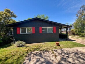 Building Photo - 5408 Sunshine Dr