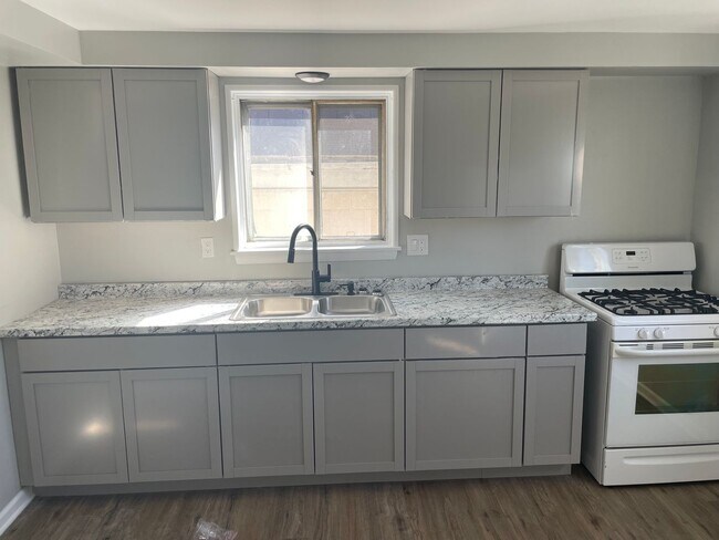 Foto del edificio - 4713-4715 N 35th St