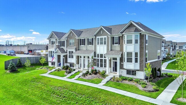 Building Photo - 14015 S Belmont Dr