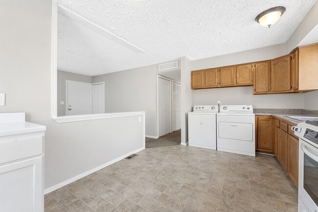 Foto del edificio - 15762 Isabelle St