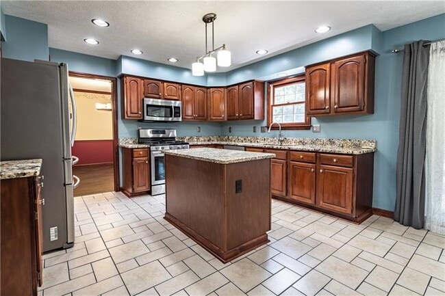 Building Photo - 238 Cumberland Dr