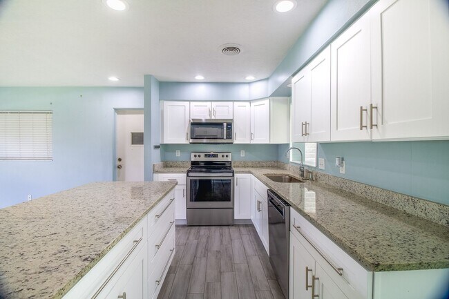 Building Photo - Beautiful 3bed/2bath Home For Rent Near Ba...