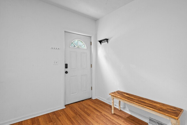 Building Photo - 1304 Breed St