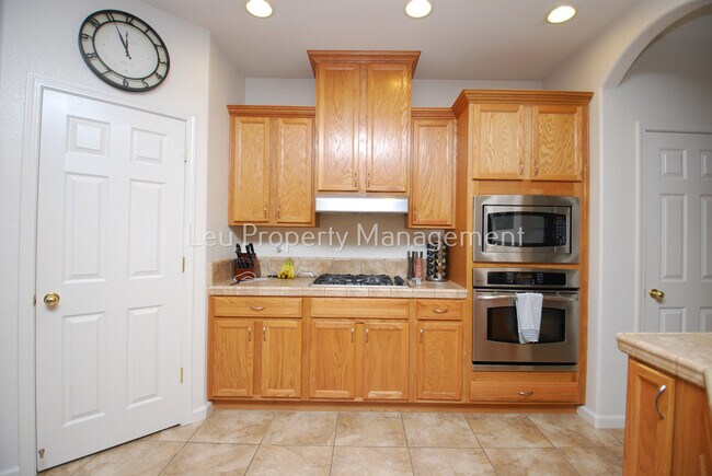 Building Photo - 12256 Habitat Way
