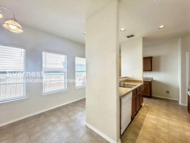 Foto del edificio - 2226 Hidden Meadow