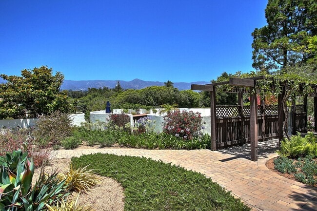 Building Photo - Welcome to El Montecito Verde, an exclusiv...