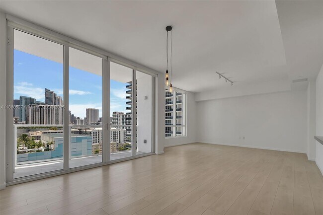 Foto del edificio - 601 NE 27th St