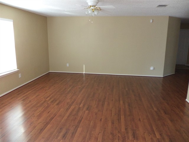 Building Photo - 1601 White Oak Road