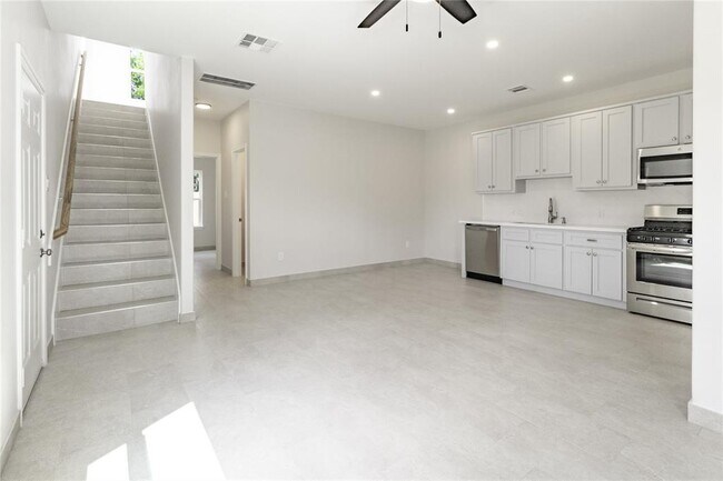Building Photo - 6134 Brookfield Dr
