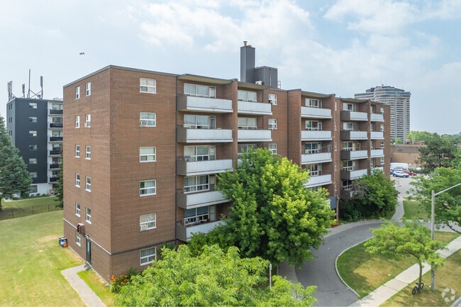 Building Photo - Strathroy Manor