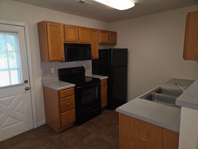 Foto del edificio - 4508-4510 Nick Ct