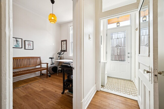 Building Photo - 4075 Rue Lanouette
