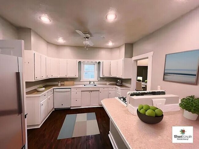 Building Photo - 5 bed 2 bath Single Family Home