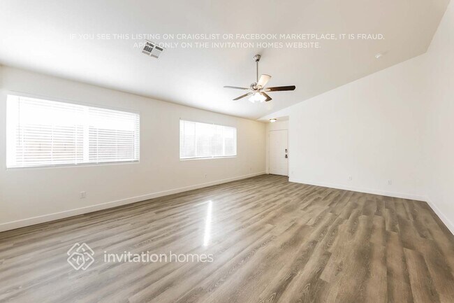 Foto del edificio - 3010 W Matthew Dr