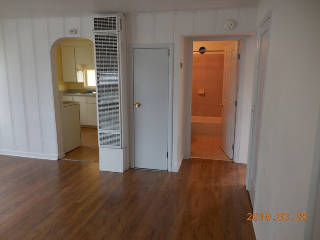 Building Photo - 2 Bedroom house with 1 car garage Phoenix