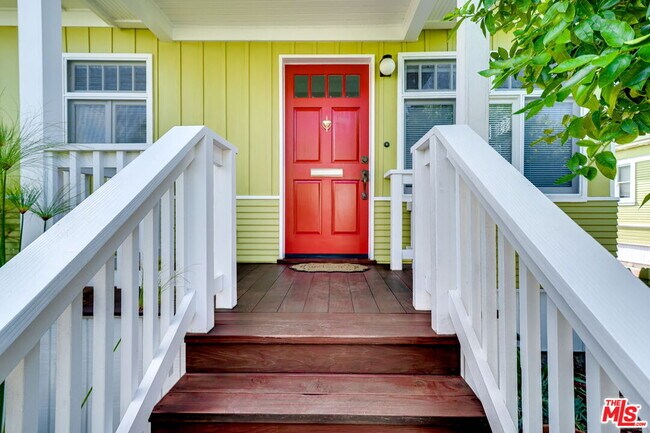Building Photo - 228 Bicknell Ave