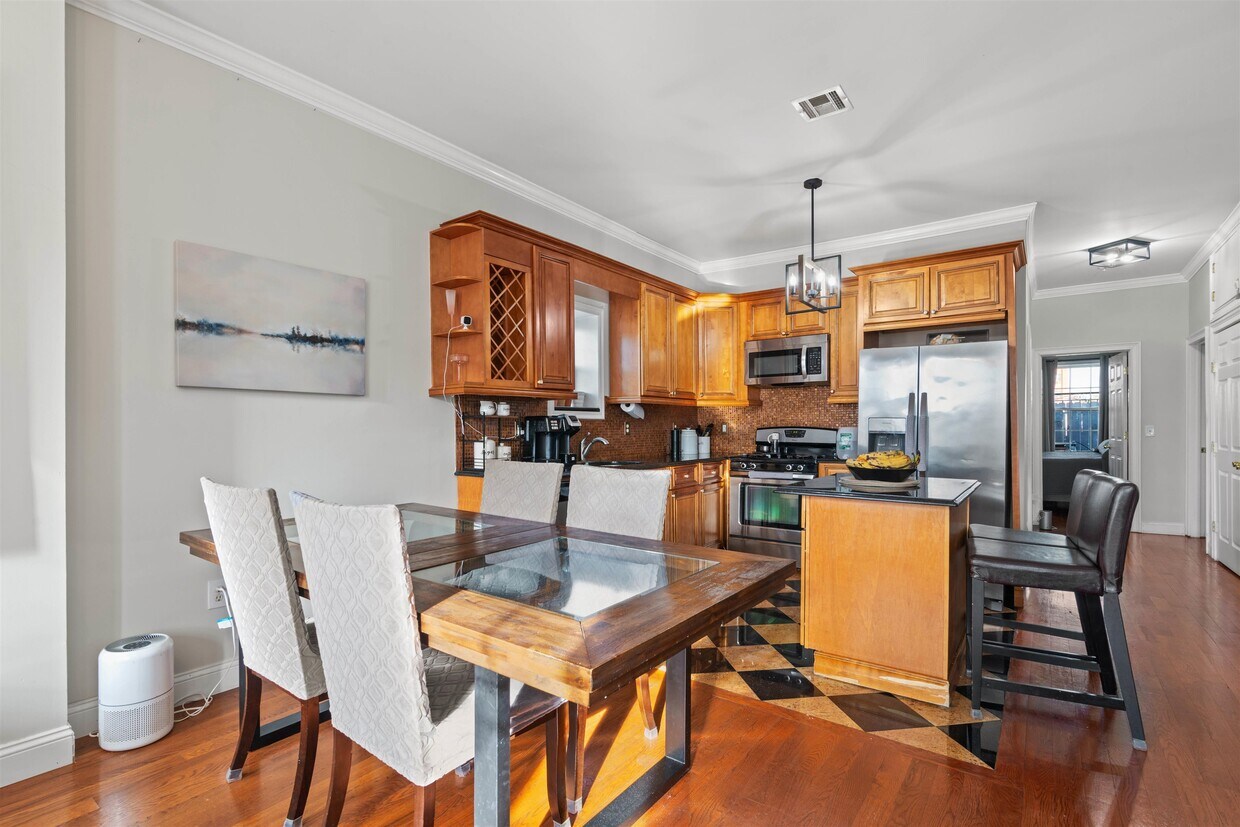 Foto principal - 379 Palisade Ave