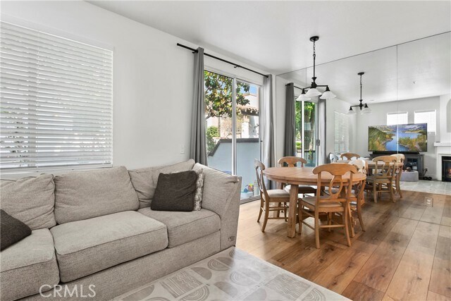 Foto del edificio - 2456 Sunningdale Dr