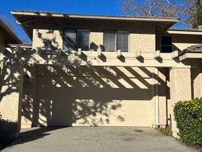 Building Photo - 855 Sandberg Ln