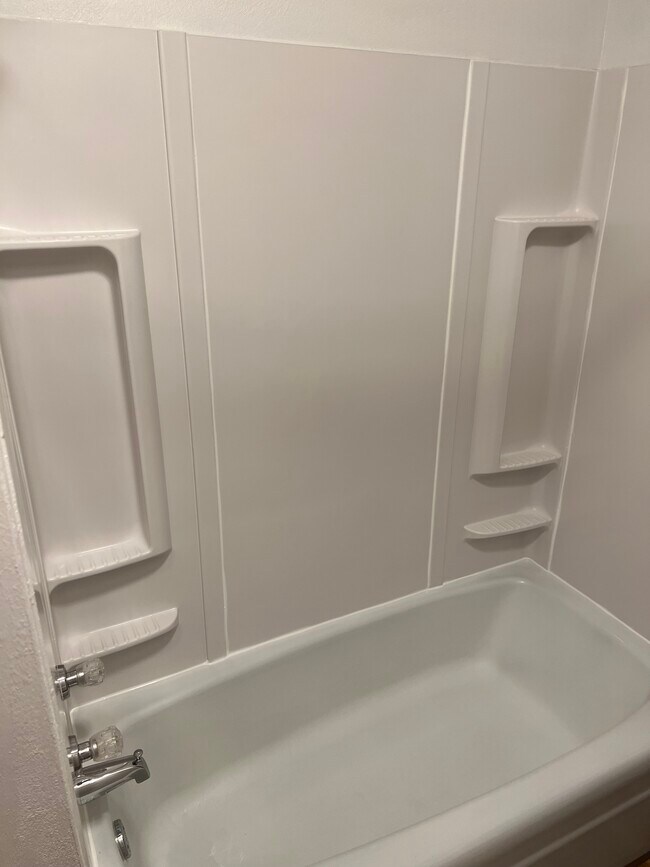 Foto del edificio - 1306 E Sylvan Ave