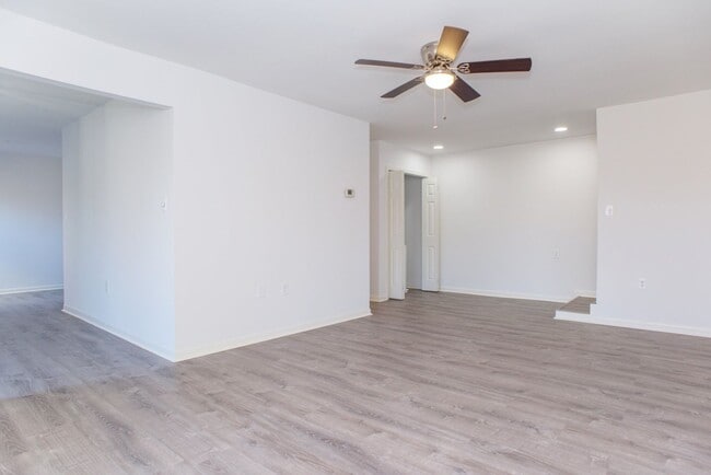Foto del edificio - Coming Soon! 2 bedroom 2 full bath condo i...